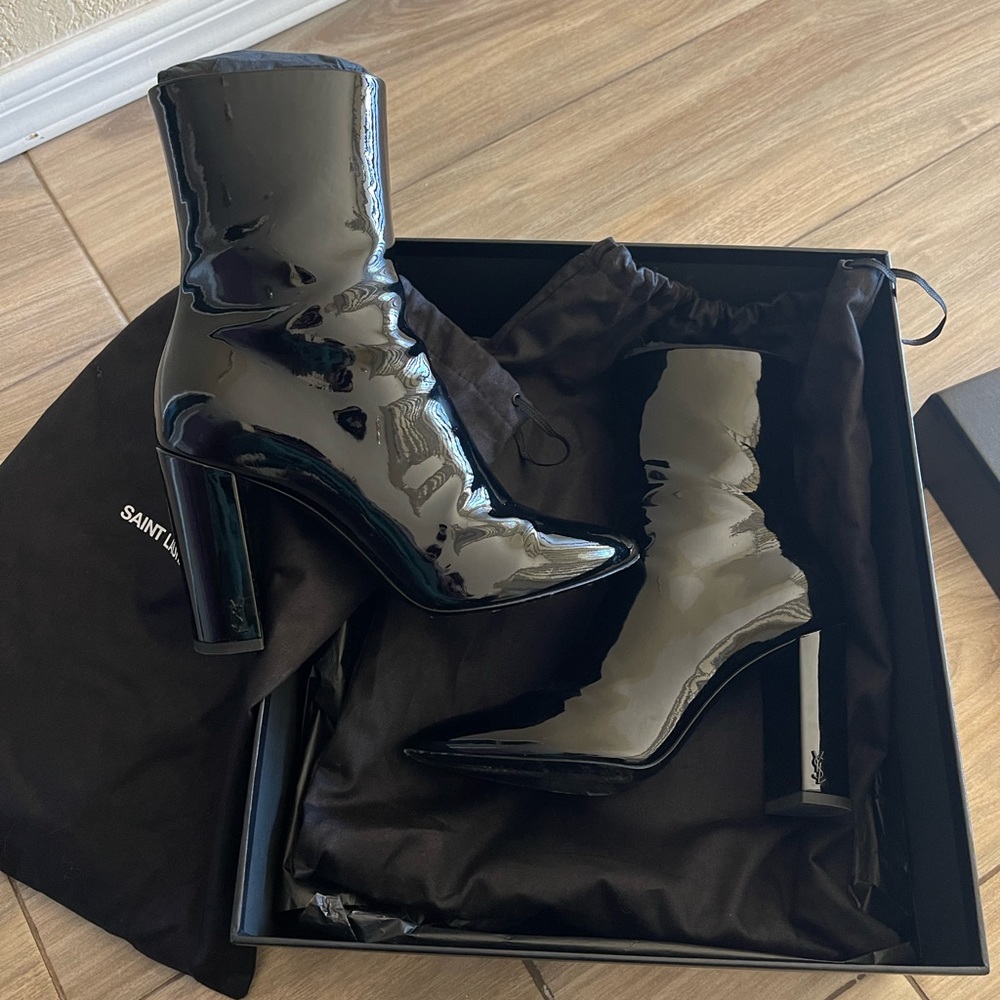 YSL Saint Laurent Lou Black Patent Block Heel Bootie